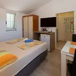 Vucic * Makarska