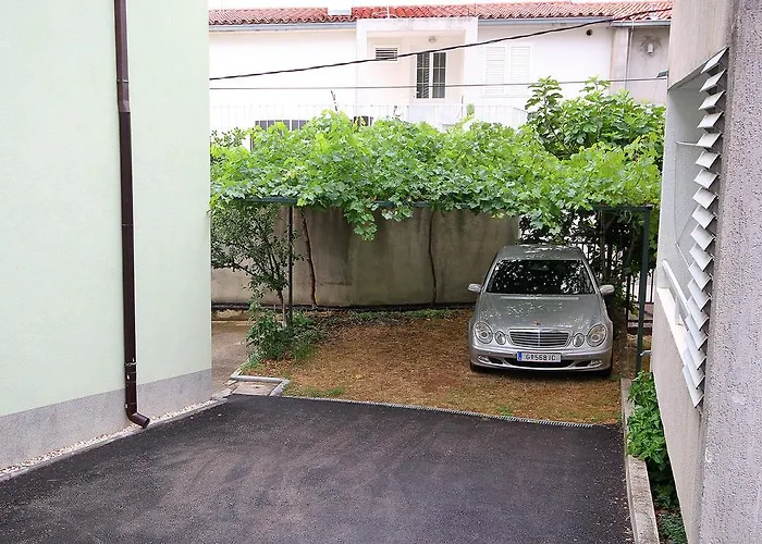 Vucic Макарська